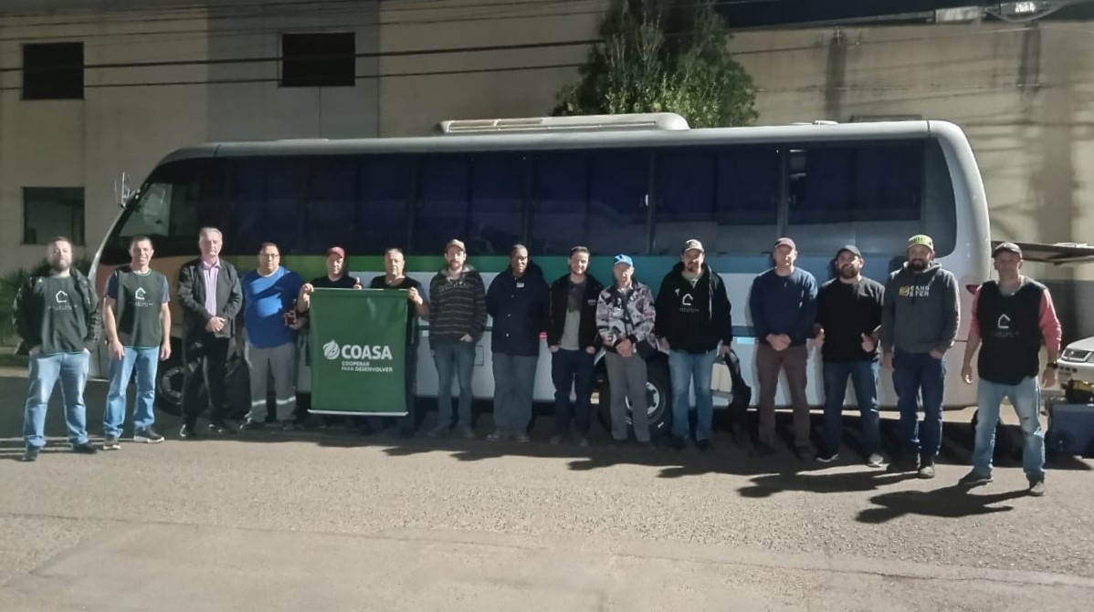 Com auxílio da Coasa, Eletricistas Voluntários de Tapejara restauram rede elétrica de residências em Arroio do Meio