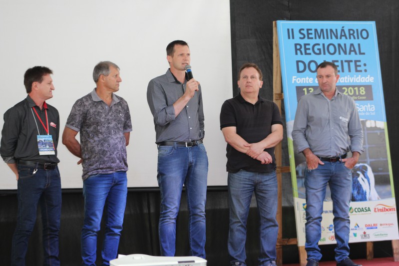 Seminário do Leite recebe produtores de 31 municípios