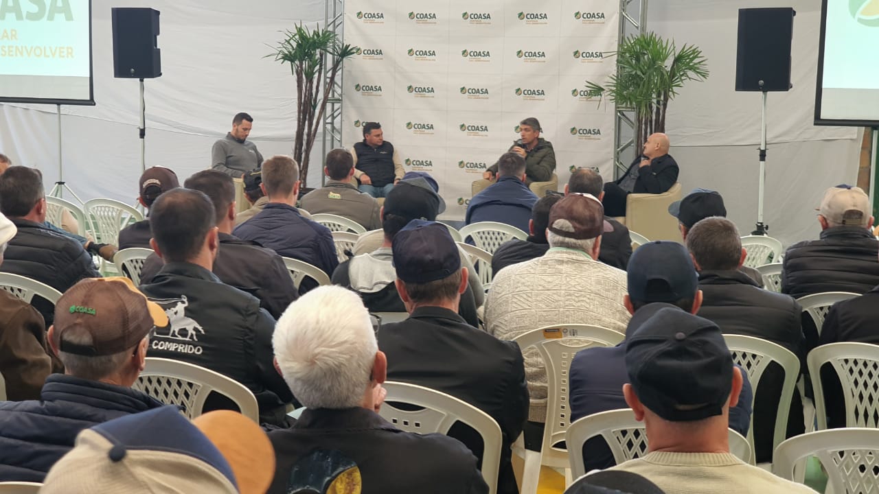 Coasa reúne associados para atualizar informações sobre as principais culturas de inverno