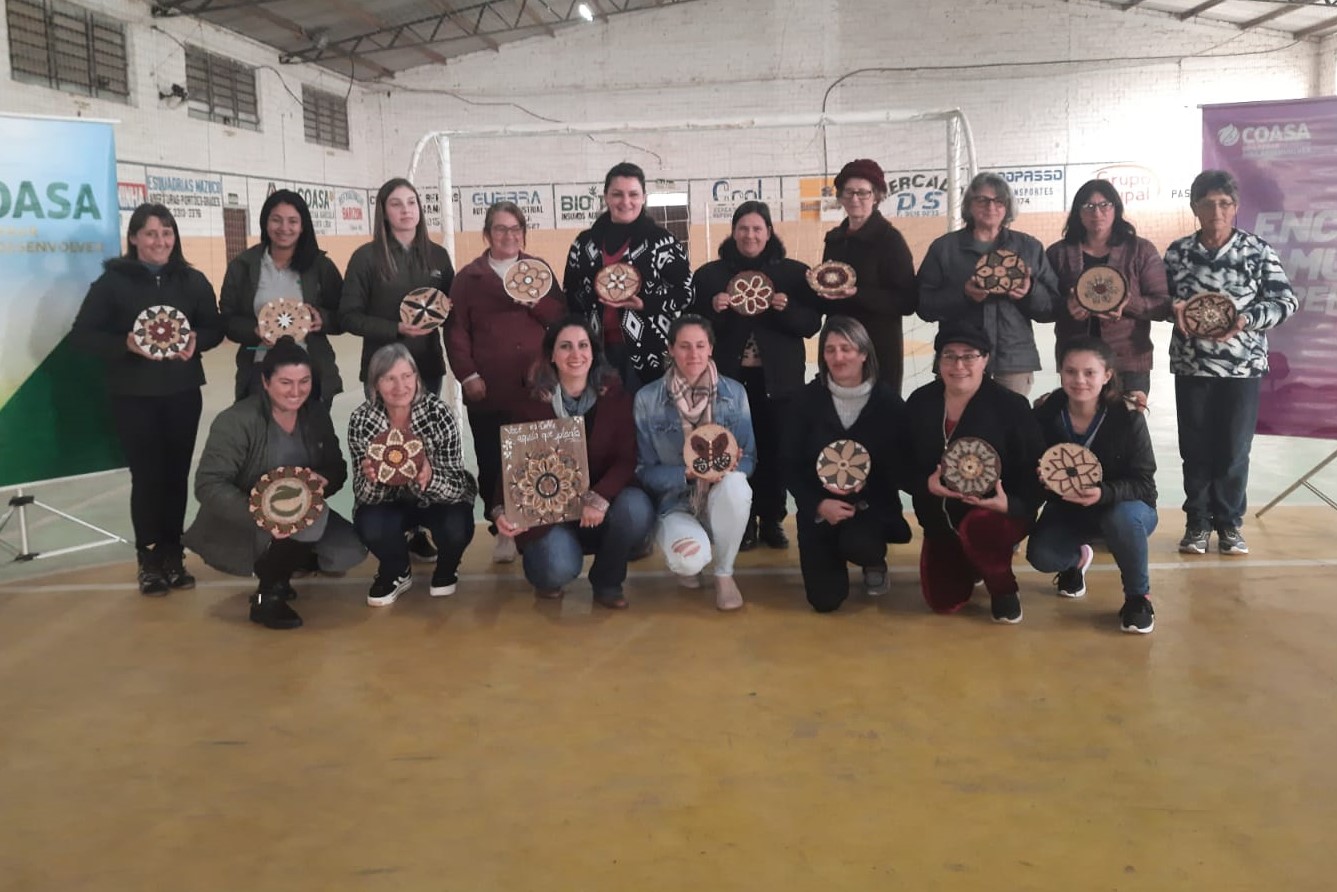 Associadas da Coasa participam de Oficina de Arteterapia
