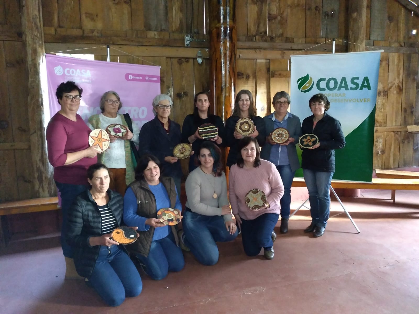 Associadas da Coasa viveram momentos diferenciados nestes últimos dias, em oficina de arteterapia