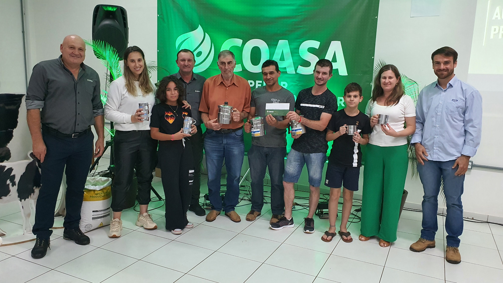 CCGL, parceira da Coasa, faz distribuição de sobras para associados produtores de leite   