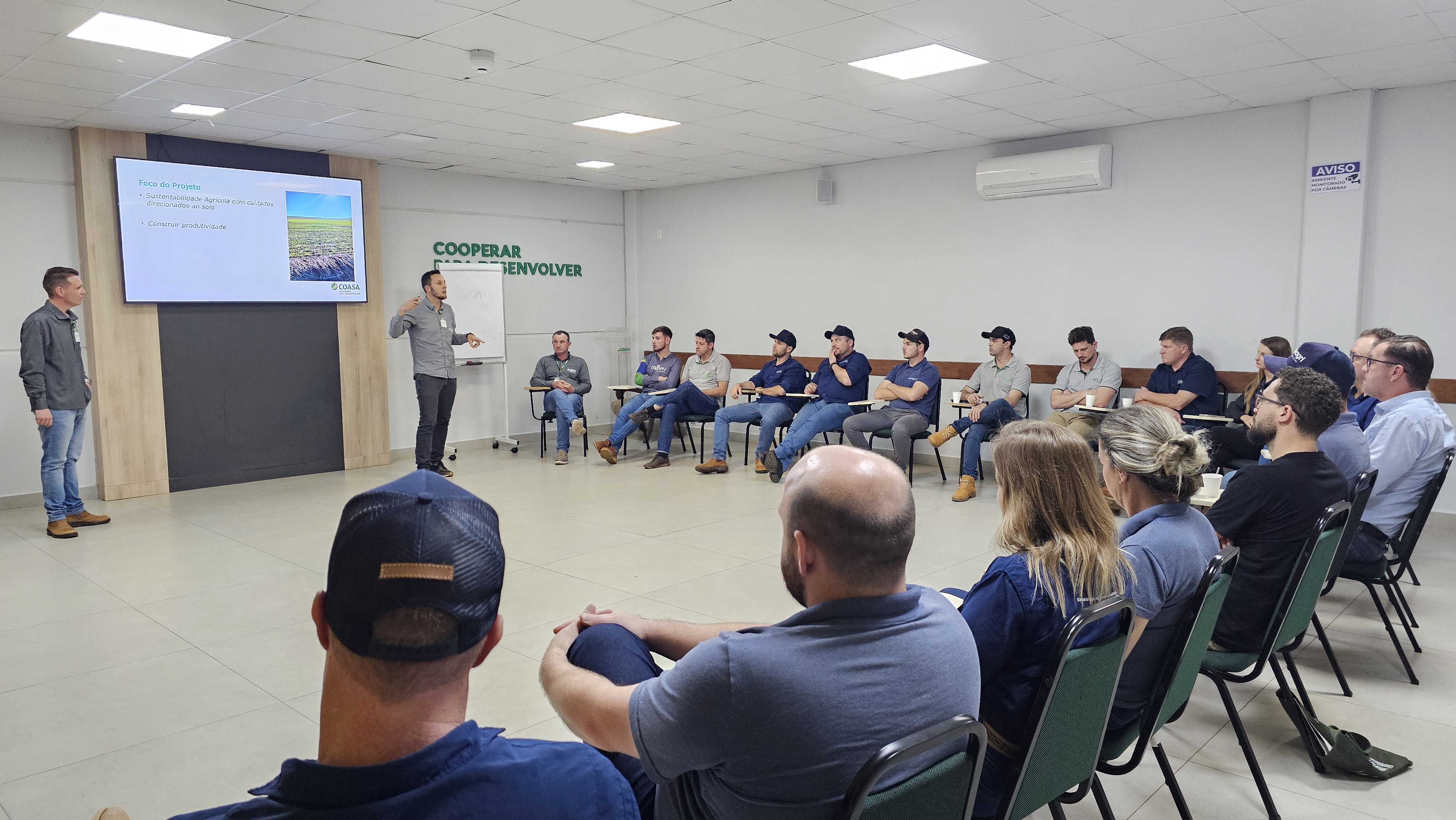 Coasa recebe cooperativas de agricultura familiar para compartilhar experiência do Programa Nosso Solo, Nossa Colheita