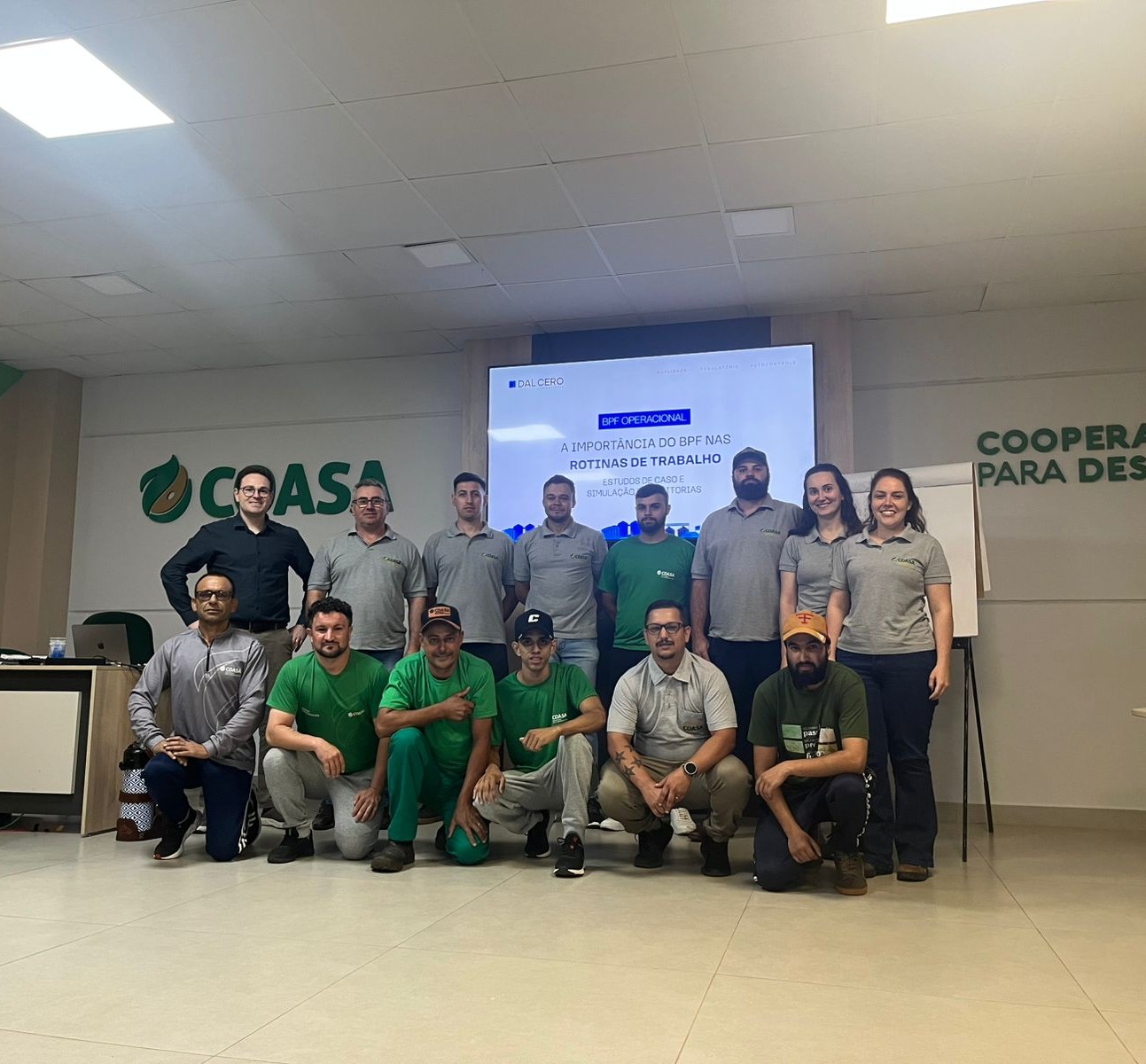 Treinamento reforça boas práticas de fabricação para a equipe da Fábrica de Rações da Coasa